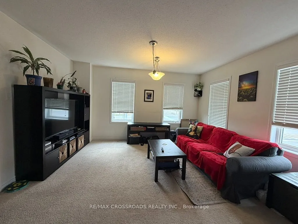 4 bed, $2,800 — Photo 4