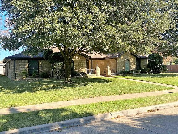 2nd image of 1901 Midcrest Dr