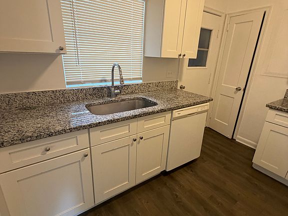 5th image of 2833 Rockmont St