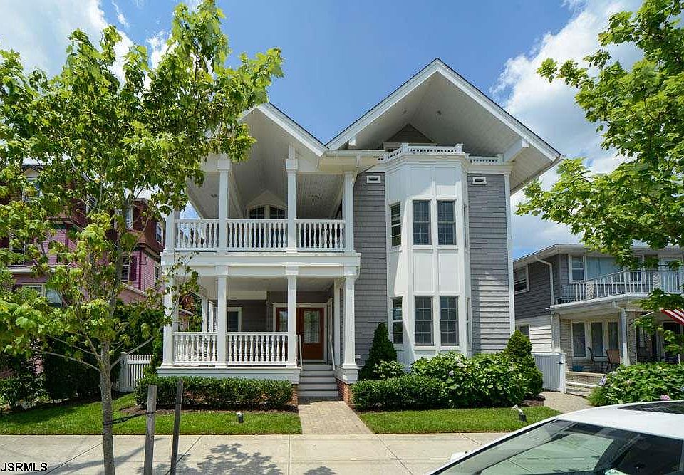 1st image of 328 Wesley Ave #1