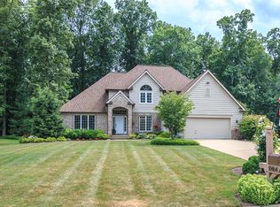 10464 Ravenwood Ln, Painesville, OH 44077