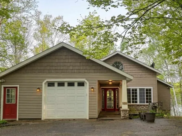1715 Marion Hills Dr, Charlevoix, MI 49720