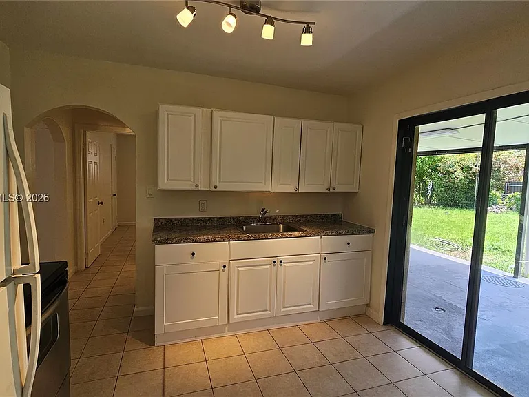 6118 Plunkett St — Photo 5