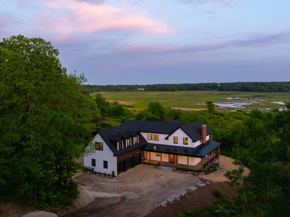 80 Wells Road, Cape Elizabeth, ME 04107