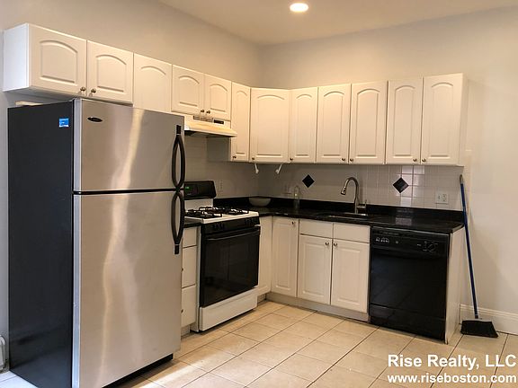 2nd image of 45-47 Orkney Rd #1F