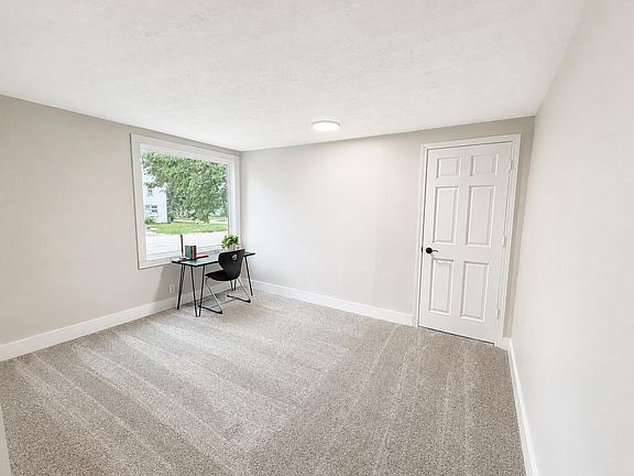 3rd image of 226 4th Ave W