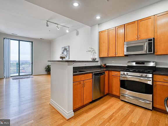 5th image of 414 Water St Unit 3110