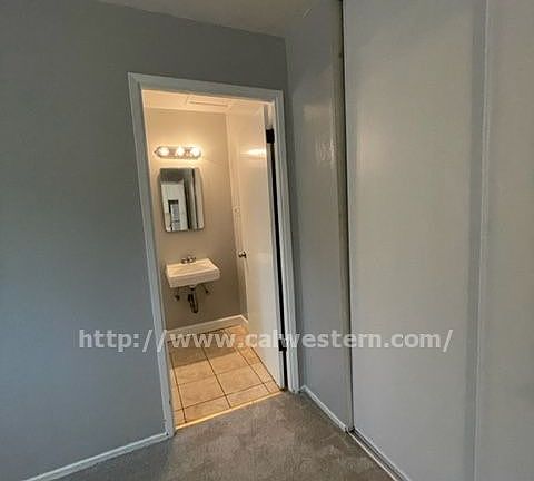 5th image of 210 Kittoe Dr #B