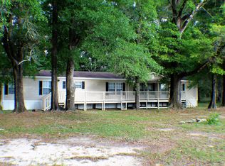 548 Circle Dr, Holt, FL 32564