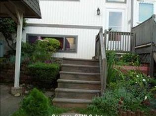 13 Pebblestone Cir, Suffield, CT 06078