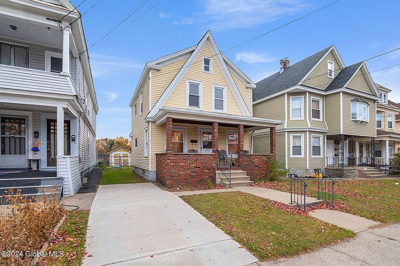2nd image of 542 Vischer Avenue