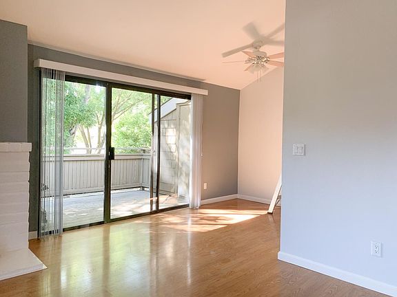 3rd image of 5701 Makati Cir #E3