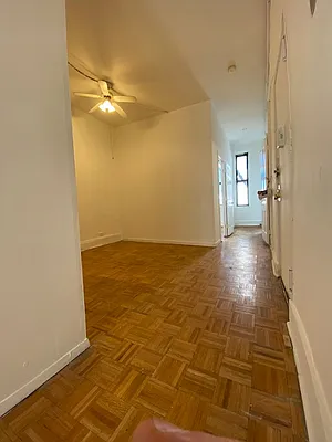 Rented by Shai Realty Management Inc | media 10