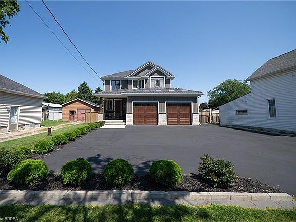 3rd image of 166 King St