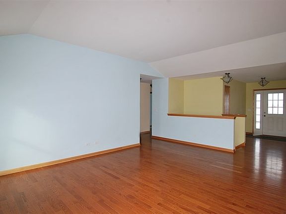 5th image of 2207 Alta Vista Dr