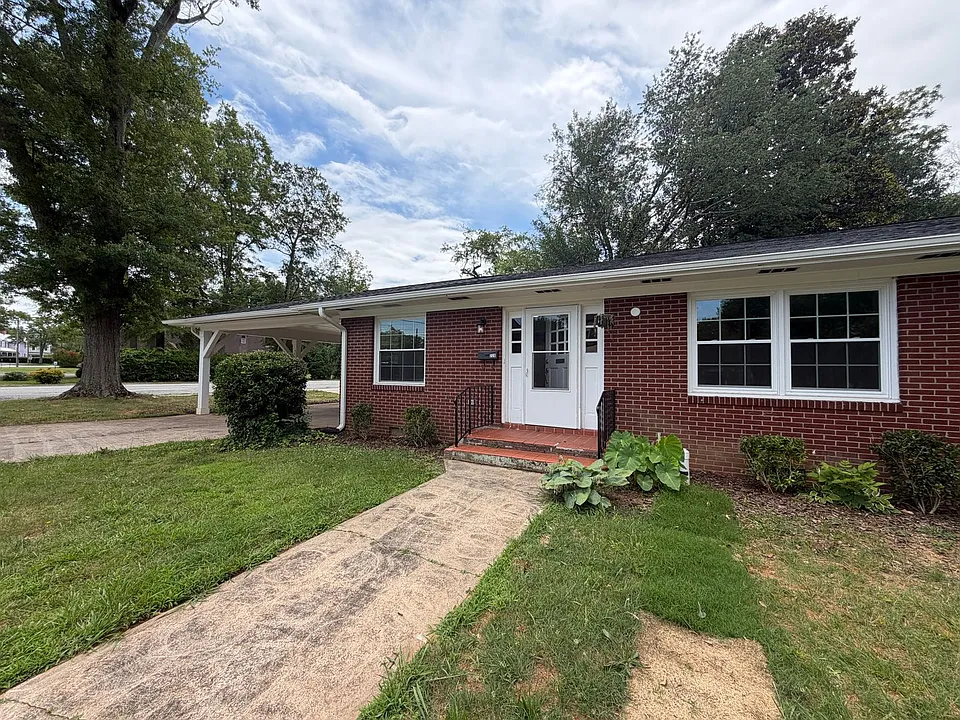 228 College Dr