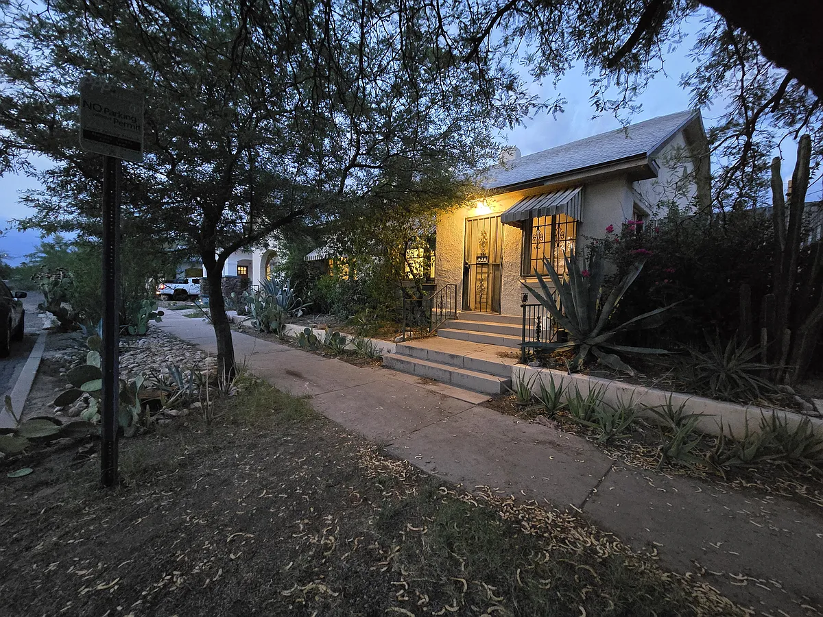 Building Photo - 528 N 1st Ave
