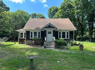 466 Munsell Rd, East Patchogue, NY 11772