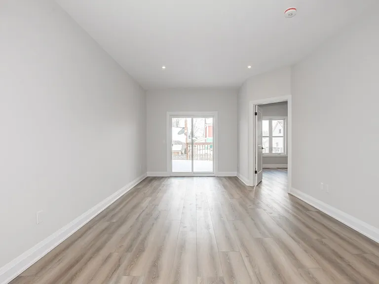 44 Hatter Ave — Photo 10