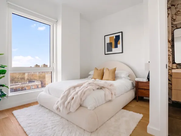 11-14 35th Ave, Astoria, NY