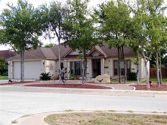 2nd image of 801 Woodland Park Dr
