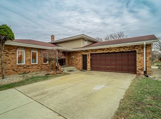 9439 Walnut Dr, Munster, IN 46321