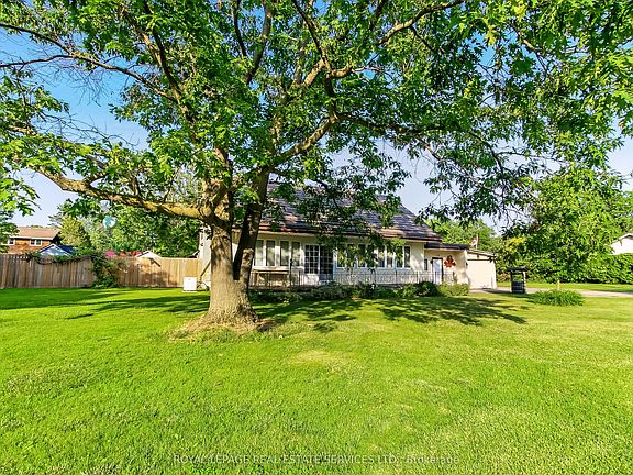 2nd image of 20 Bayview Ave