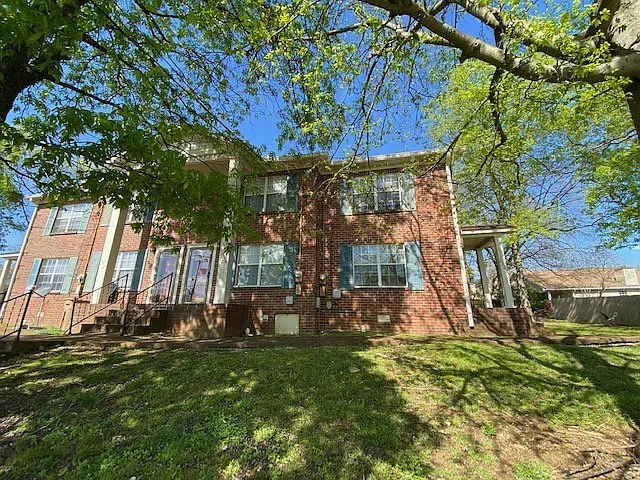 626 Castlegate Dr — Photo 1