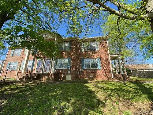 626 Castlegate Dr Photo 1