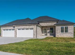 4851 159th St, Urbandale, IA 50323