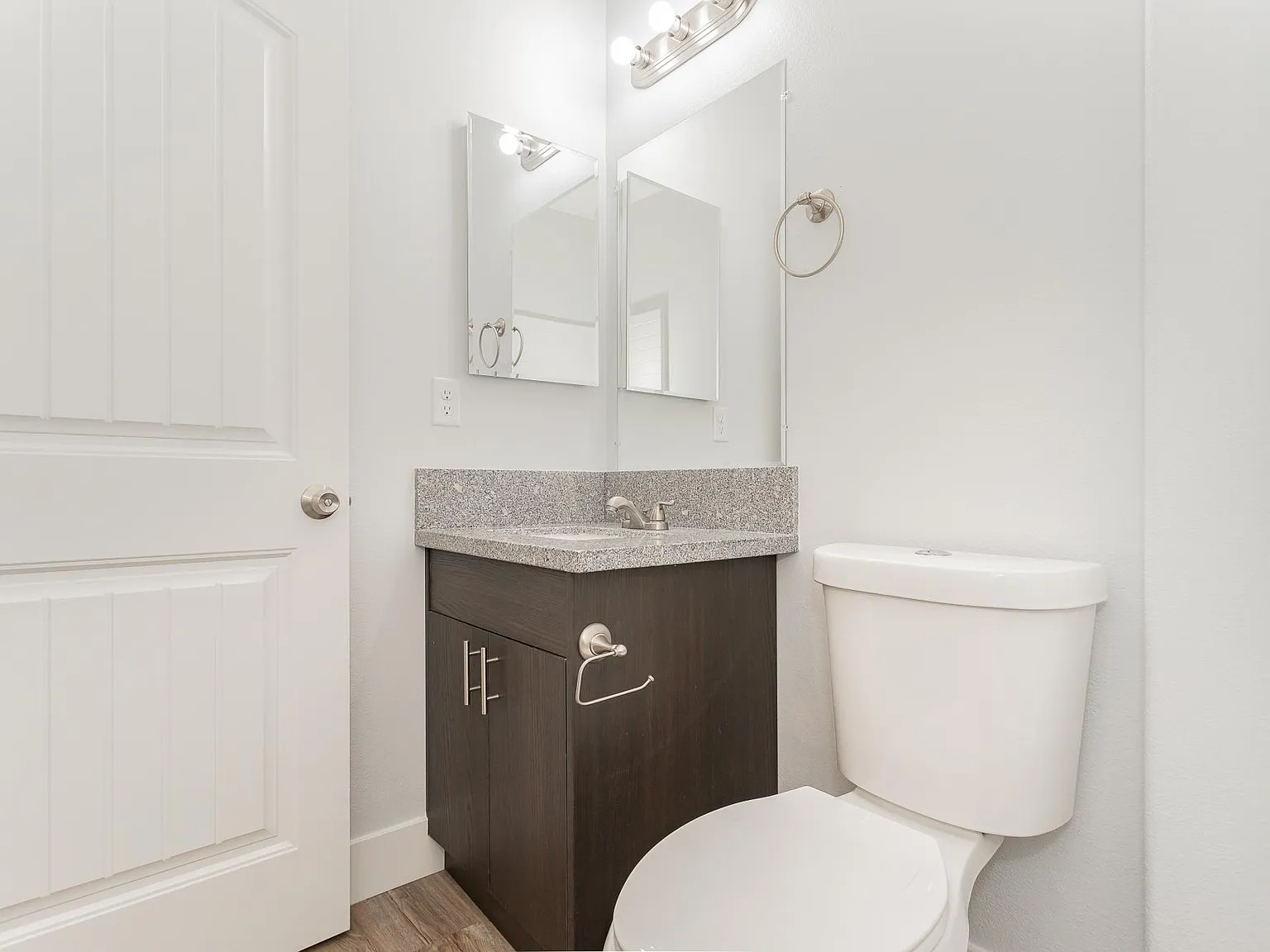 2 bed, 991 sqft, $1,249 — Photo 4