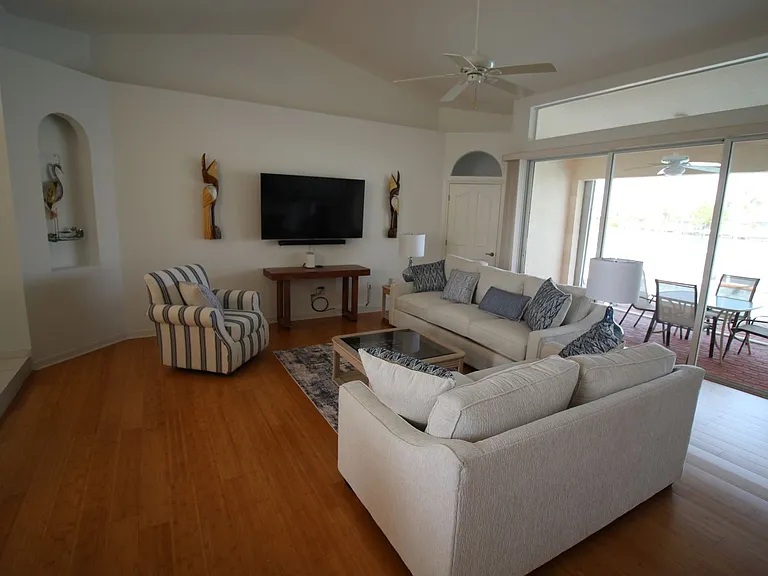 450 Sorrento Ct — Photo 8