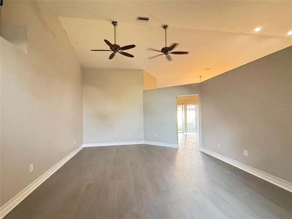 3 bed, 2.0 bath, 1632 sqft, $2,295 — Photo 4