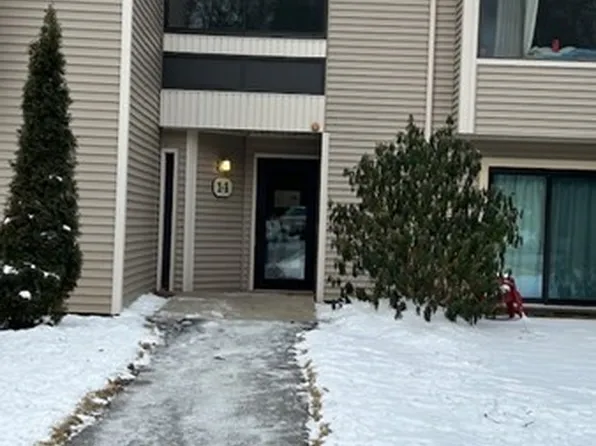 14 Thayer Pond Dr #12, Oxford, MA 01540