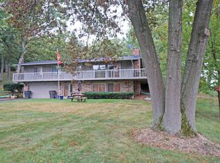 304 Prairie View Dr, North Prairie, WI 53153