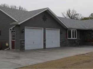 58047 190th Ln, Mankato, MN 56001