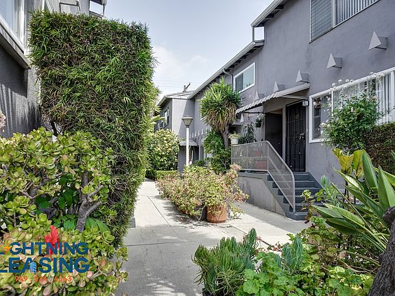 3rd image of 1526 S Sherbourne Dr #1D