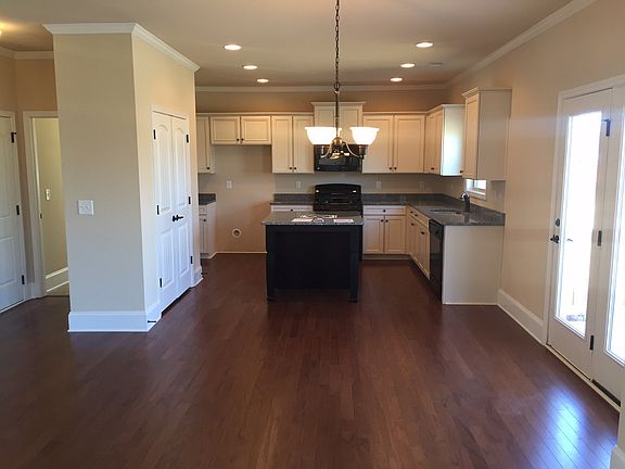 Kitchen and Breakfast area
