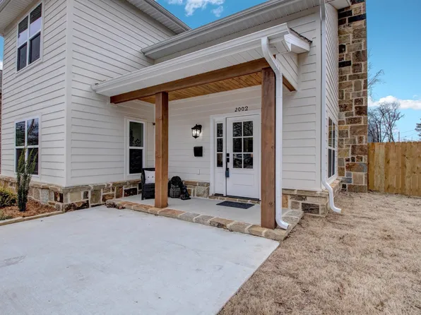 2002 Weems St, Conway, AR 72034