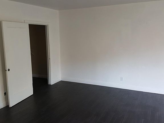 3rd image of 1636 Revere Ave APT 2