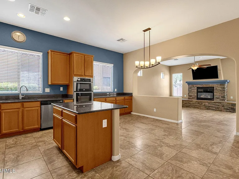 2403 E Robb Ln — Photo 14