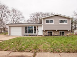 14 Floweridge Ln, Florissant, MO 63031