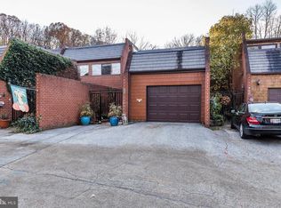 32 Malibu Ct, Towson, MD 21204