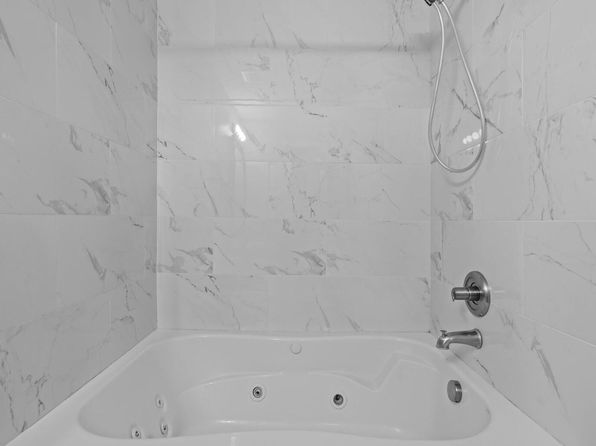 lexington-kentucky-446956486 picture