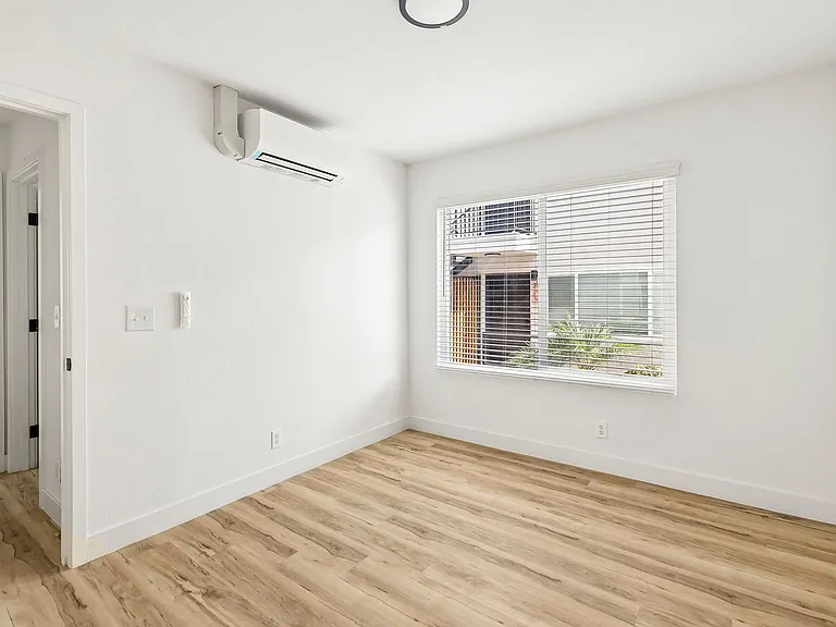The Crest |NEWLY Renovated Studios, Lofts, 1, 2 & 3 Bedroom Homes Near the Beach — Photo 82