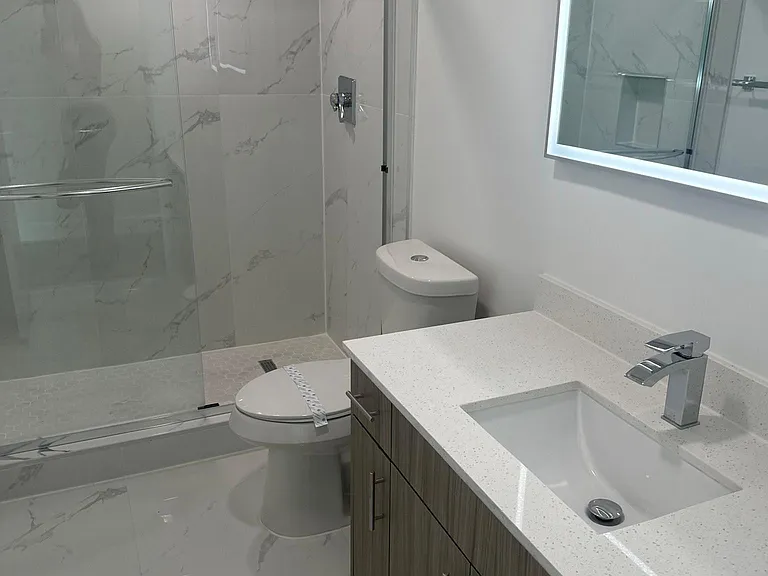 110 SW 13th St #802 — Photo 11