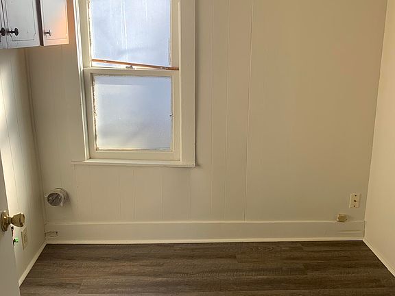 4th image of 1274 Langeland Ave