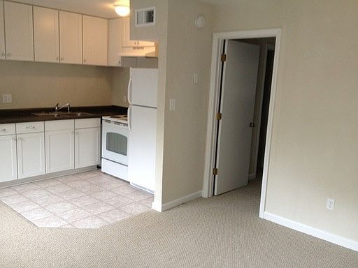 2nd image of 818 Arkansas St APT 1