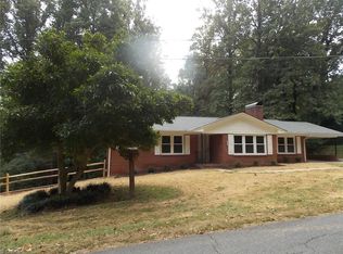 145 Bluff St, Mount Airy, NC 27030