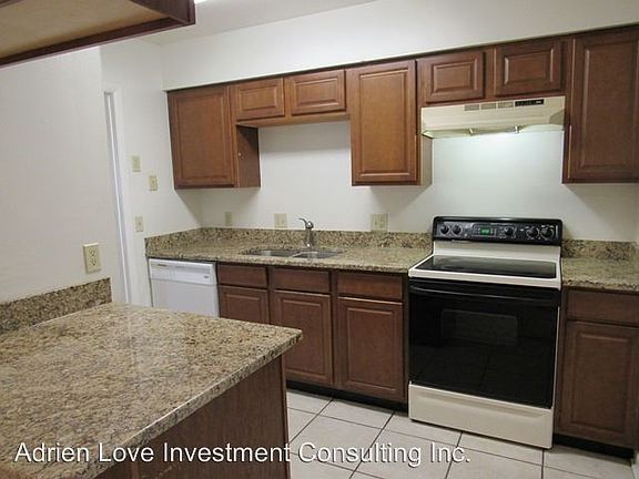 4th image of 708 Briarwood Dr